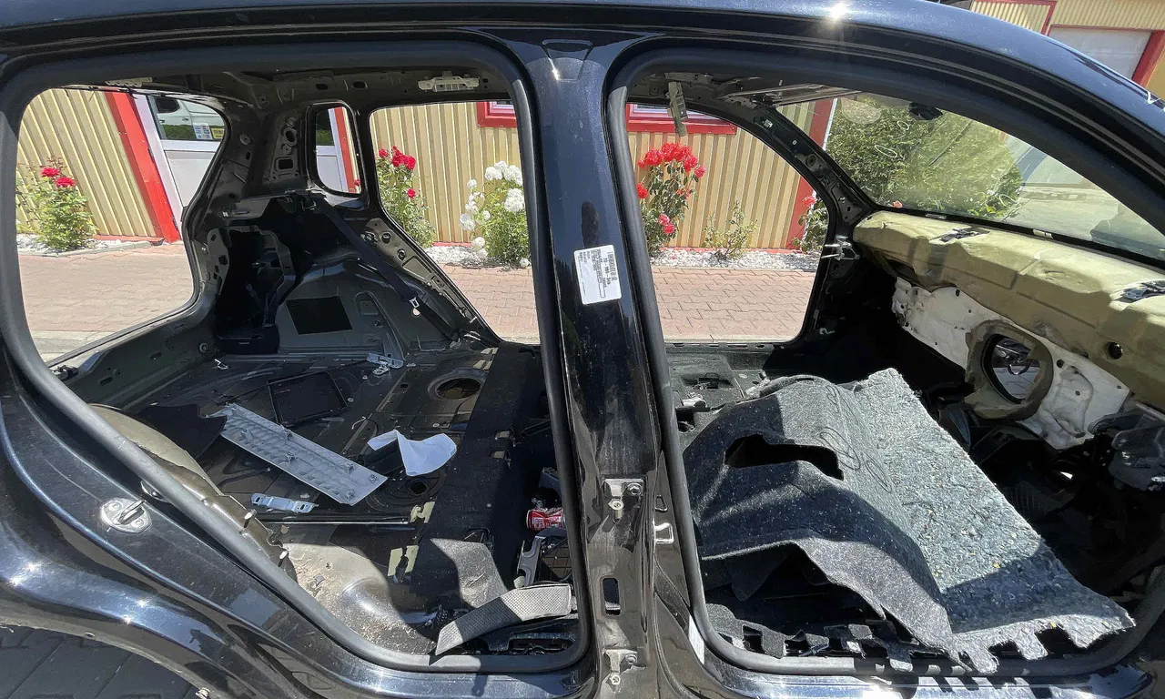 STALP MIJLOC DREAPTA VOLKSWAGEN TIGUAN 2007-2018