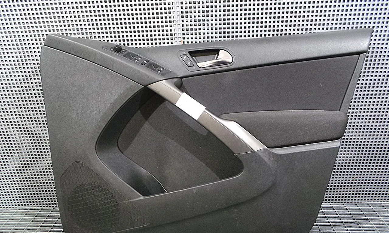 TAPITERIE USA FATA DREAPTA VOLKSWAGEN TIGUAN 2007-2018