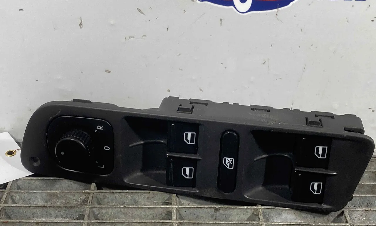 INTRERUPATOR GEAMURI VOLKSWAGEN TIGUAN 2007-2018