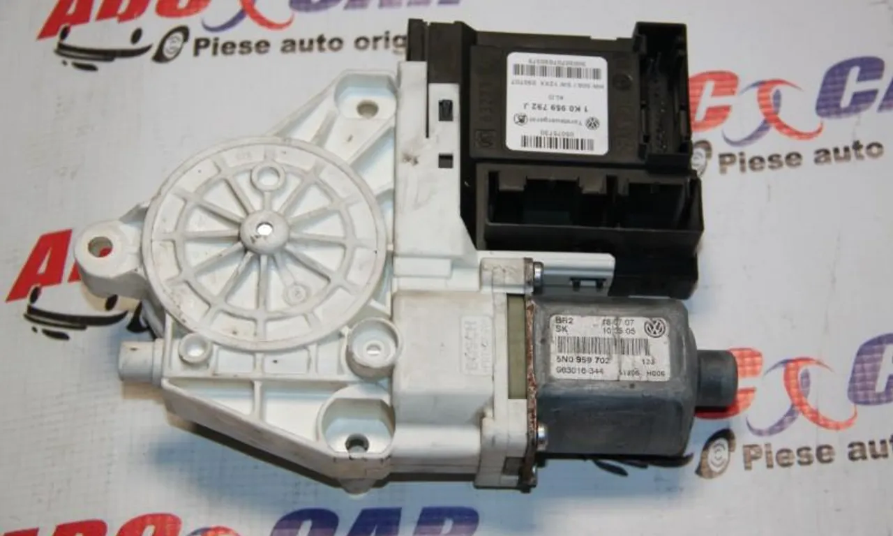 Motoras macara dreapta fata VOLKSWAGEN TIGUAN 2007-2018