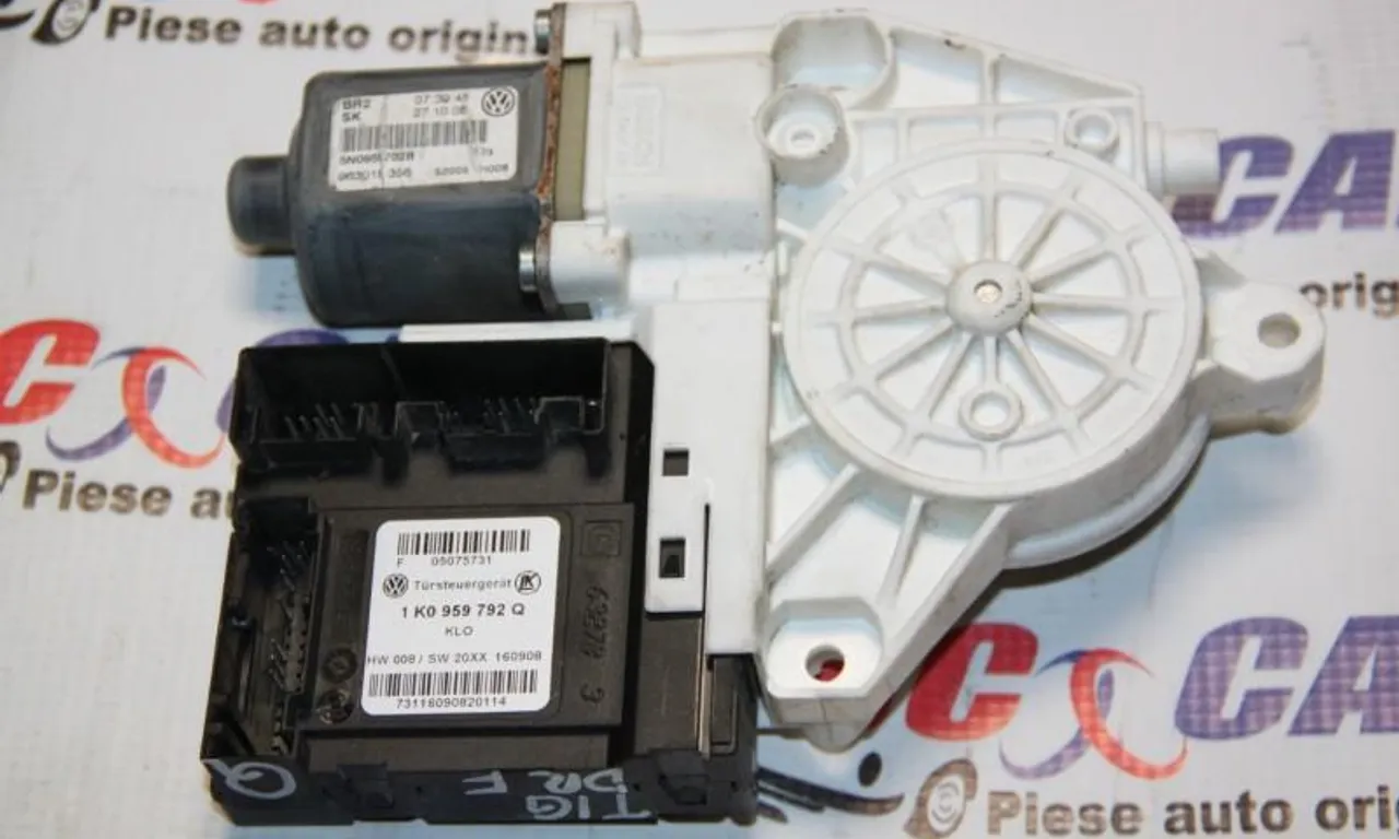 Motoras macara dreapta fata VOLKSWAGEN TIGUAN 2007-2018