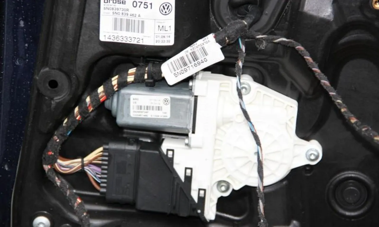 Motoras geam usa dreapta spate VOLKSWAGEN TIGUAN 2016-2024
