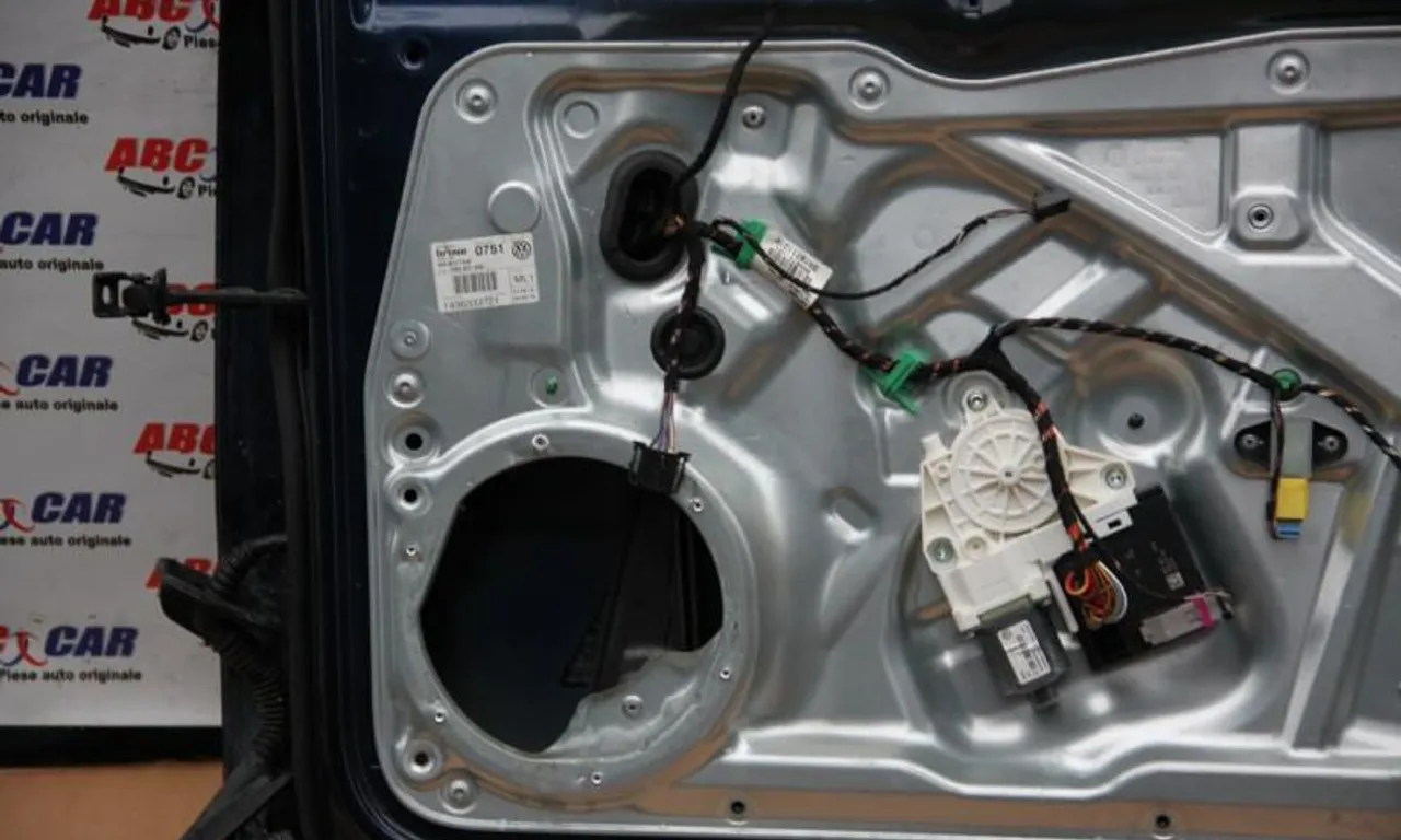 Motoras macara usa dreapta fata VOLKSWAGEN TIGUAN 2016-2024