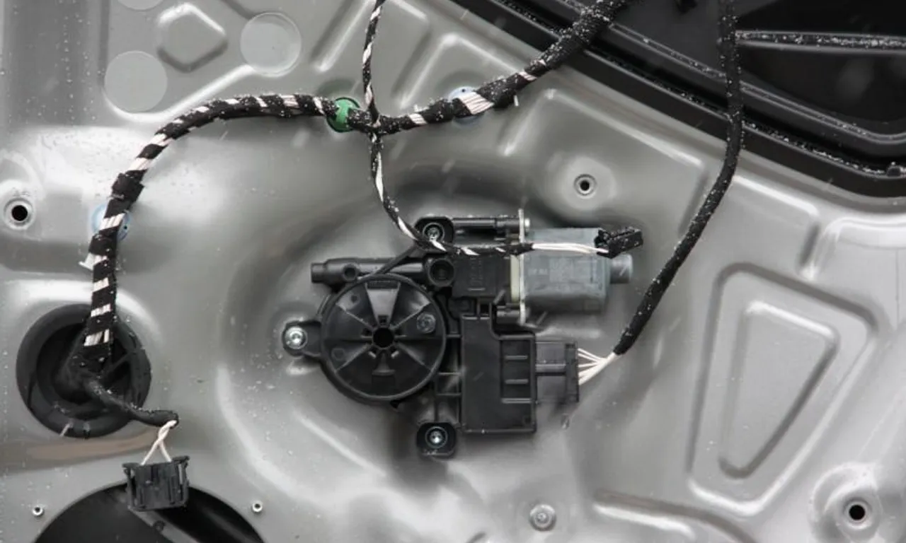 Motoras macara usa dreapta spate VOLKSWAGEN TIGUAN 2016-2024