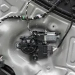 Motoras macara usa dreapta spate VOLKSWAGEN TIGUAN 2016-2024 5Q0959821E, vedere frontata