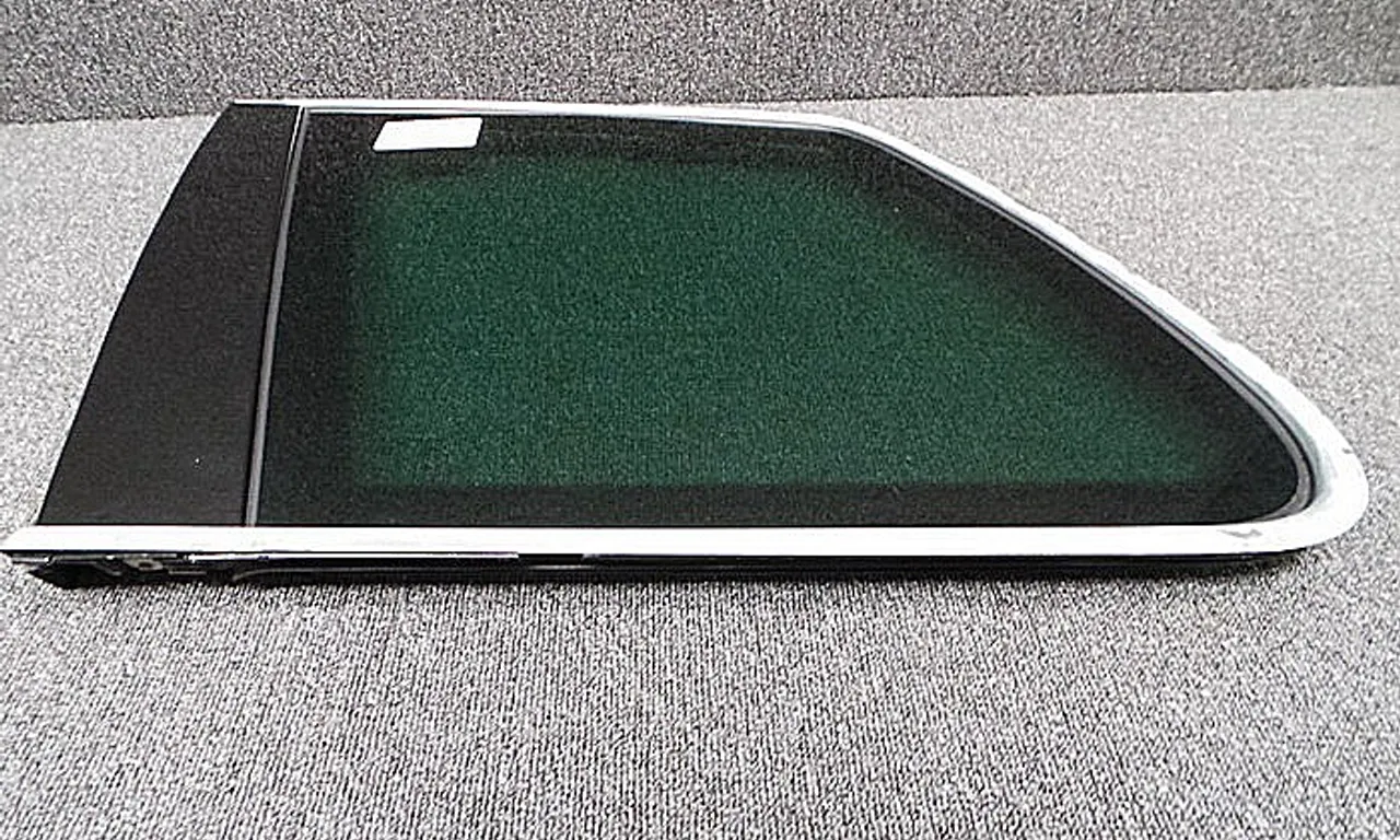 GEAM CAROSERIE SPATE STANGA VOLKSWAGEN TOUAREG 2002-2013