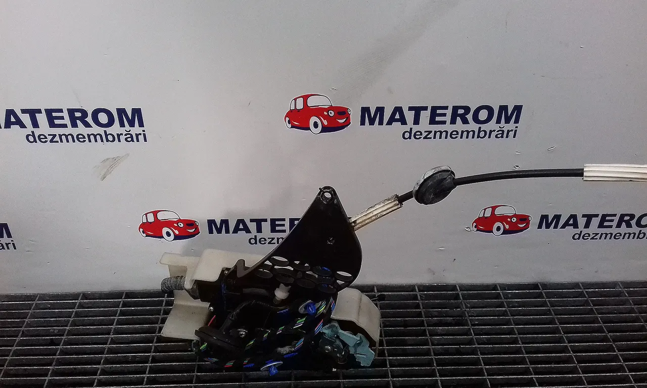 INCUIETOARE USA FATA DREAPTA VOLKSWAGEN TOUAREG 2002-2013