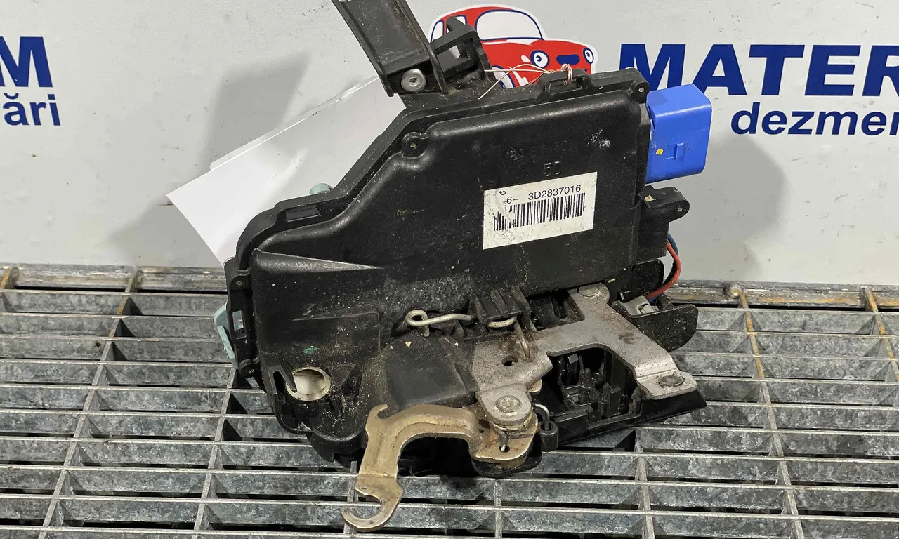 INCUIETOARE USA FATA DREAPTA VOLKSWAGEN TOUAREG 2002-2013