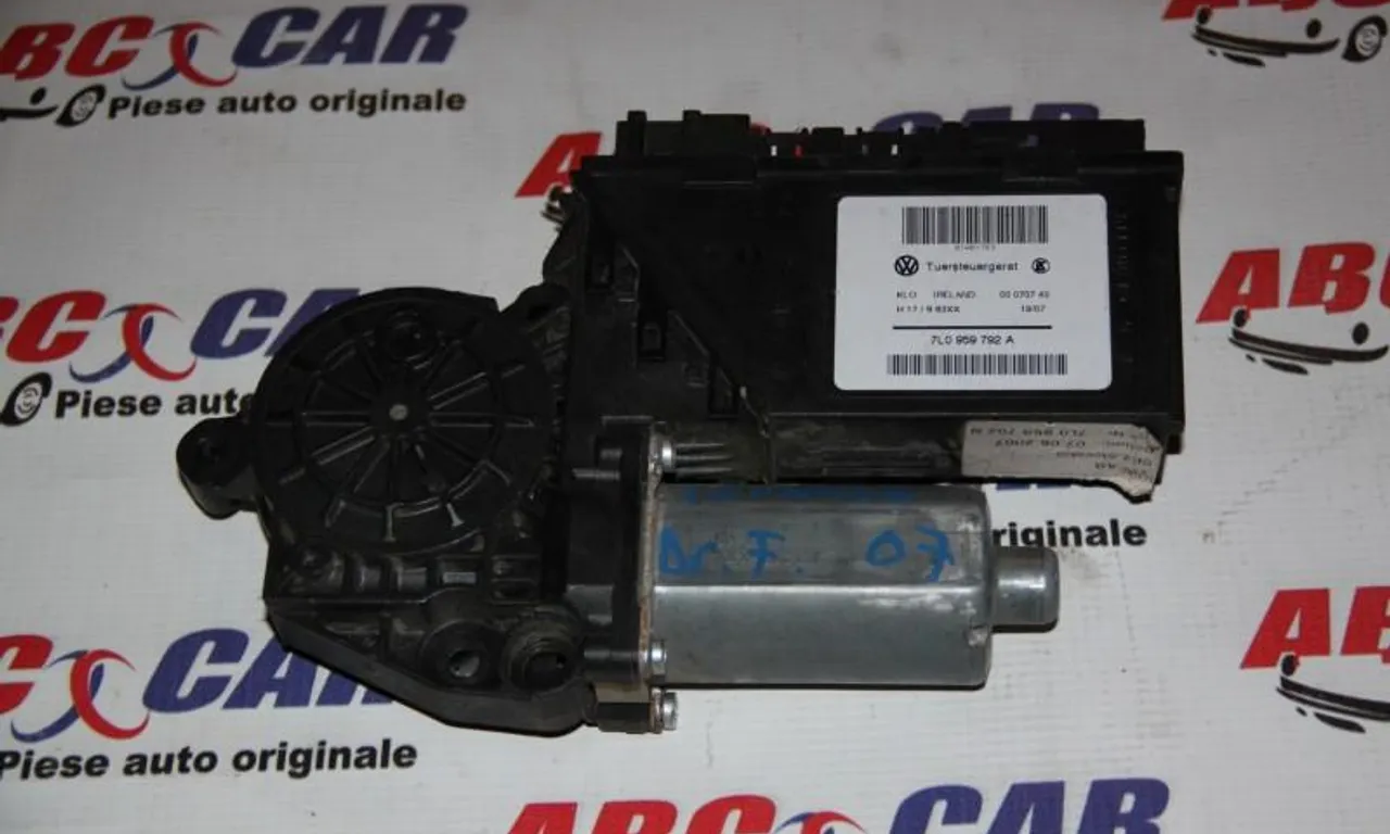 Macara usa dreapta fata VOLKSWAGEN TOUAREG 2002-2013