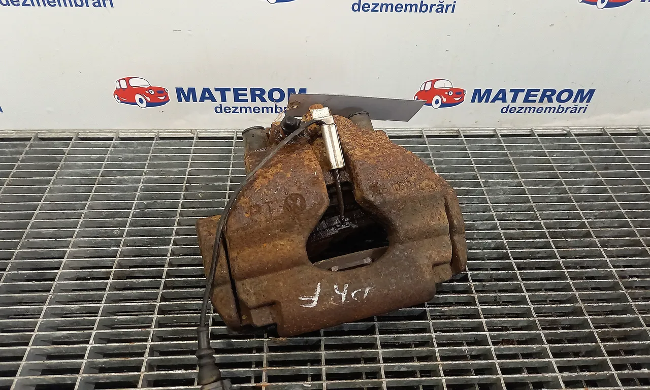 ETRIER FATA DREAPTA VOLKSWAGEN TOUAREG 2002-2013