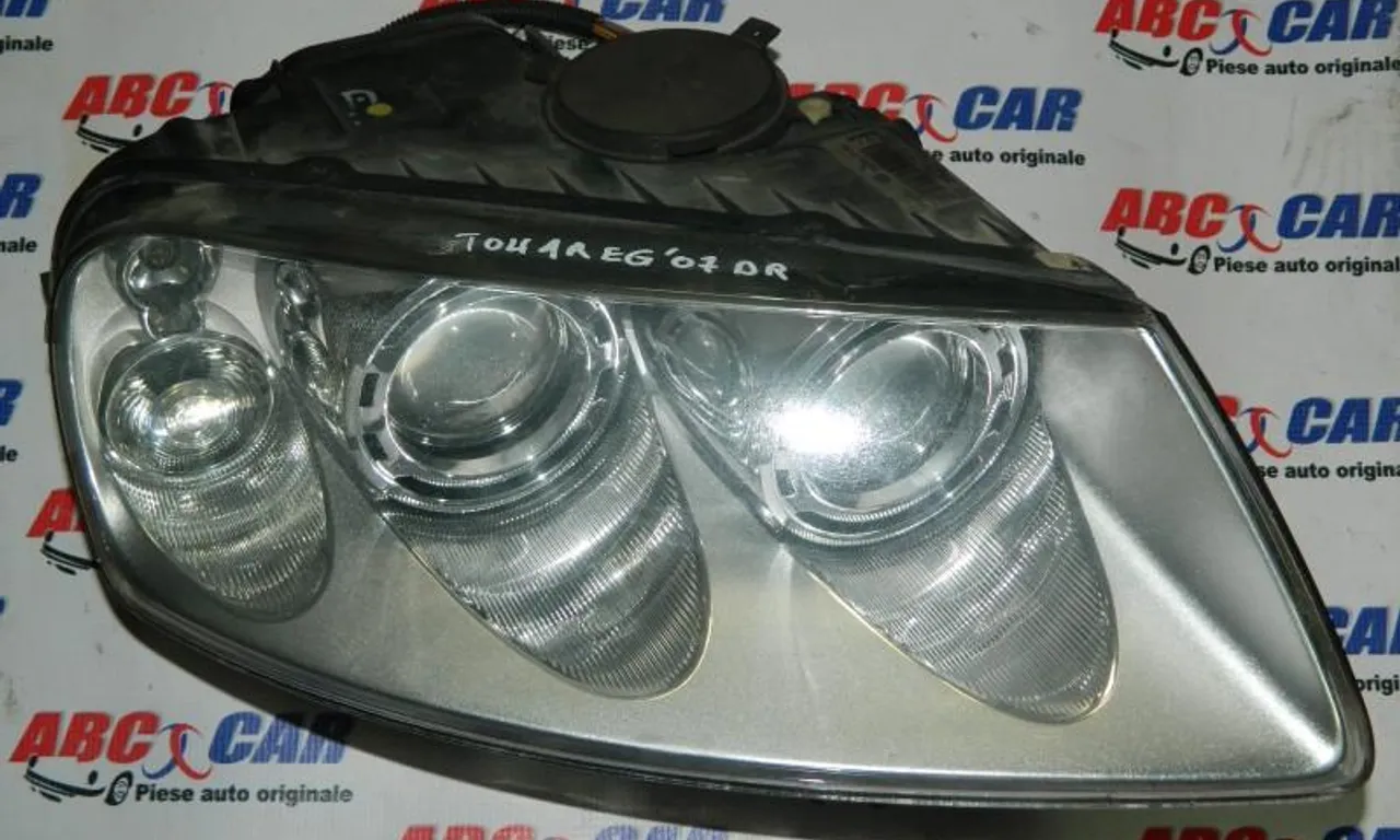 Far dreapta cu xenon VOLKSWAGEN TOUAREG 2002-2013