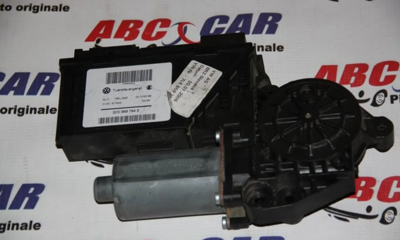 Motoras macara usa dreapta spate VOLKSWAGEN TOUAREG 2002-2013