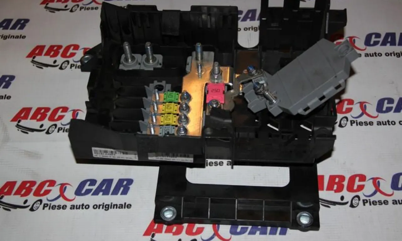 Panou borne baterie VOLKSWAGEN TOUAREG 2002-2013