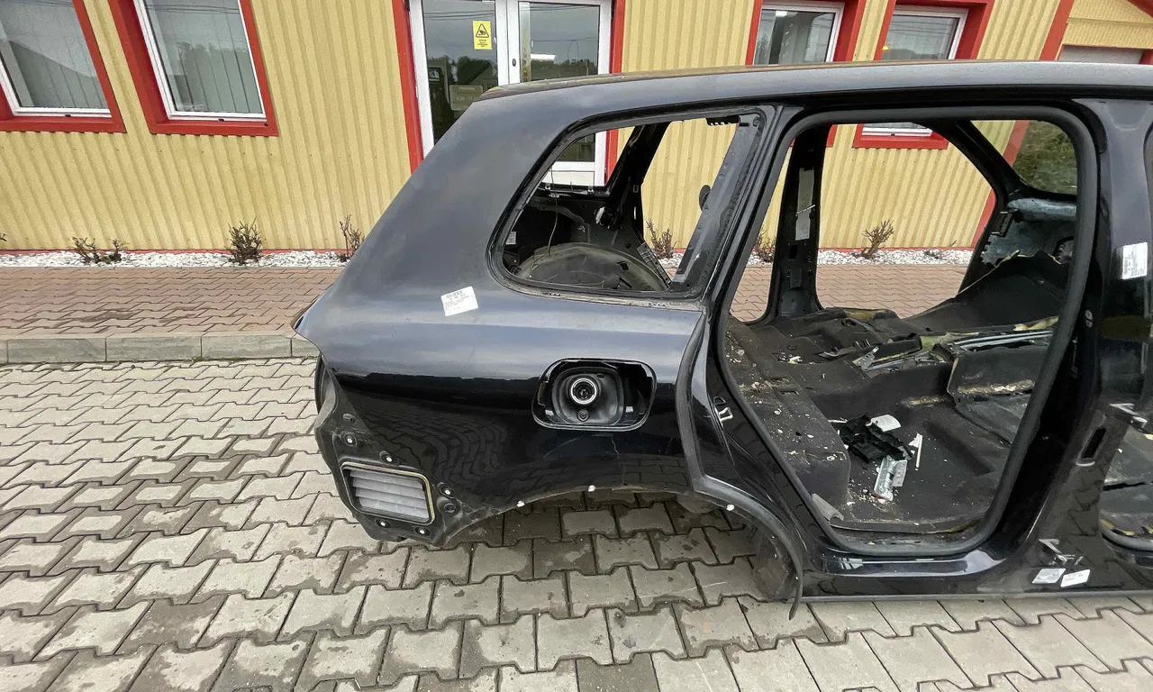 ARIPA SPATE DREAPTA VOLKSWAGEN TOUAREG 2010-2018