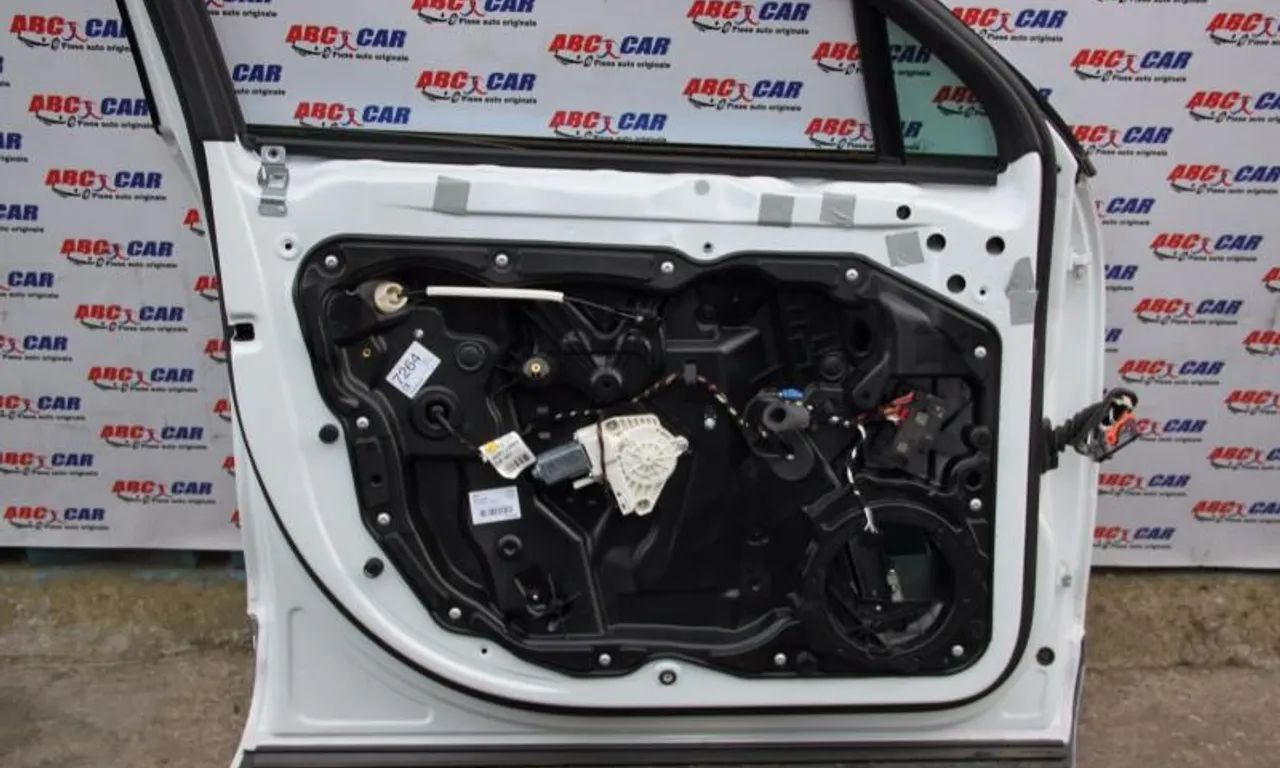 Broasca usa stanga fata VOLKSWAGEN TOUAREG 2010-2018