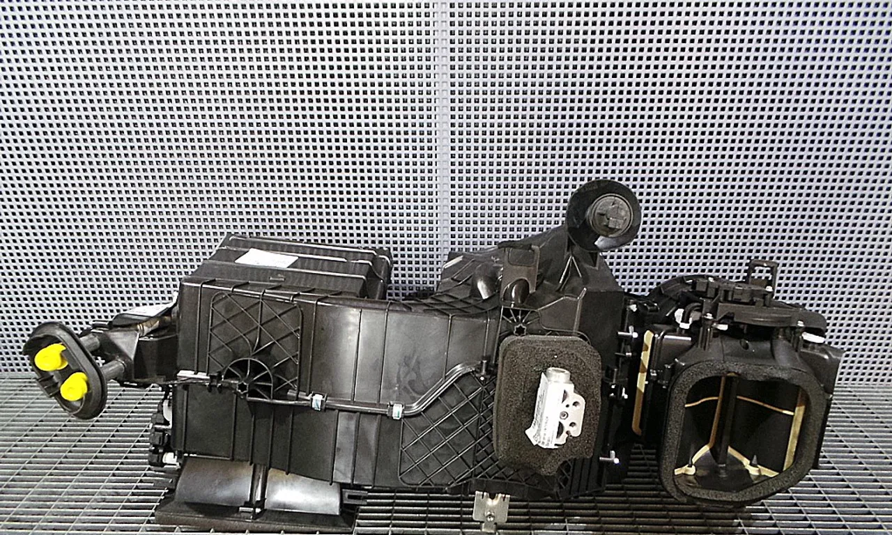CARCASA INCALZITOR VOLKSWAGEN TOUAREG 2010-2018