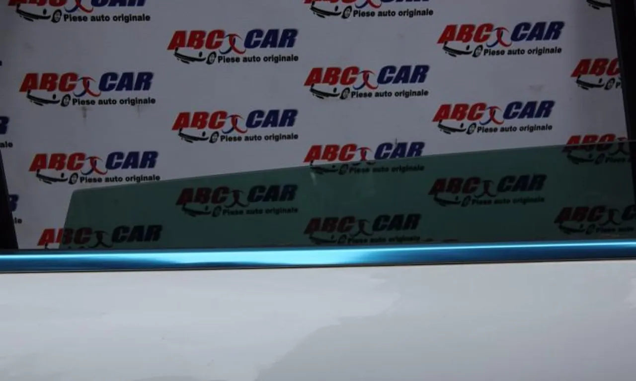 Geam usa dreapta spate VOLKSWAGEN TOUAREG 2010-2018