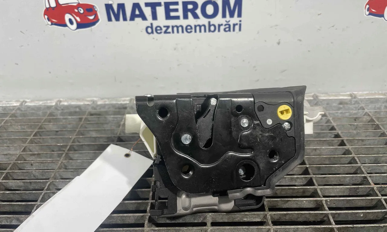INCUIETOARE USA FATA DREAPTA VOLKSWAGEN TOUAREG 2010-2018