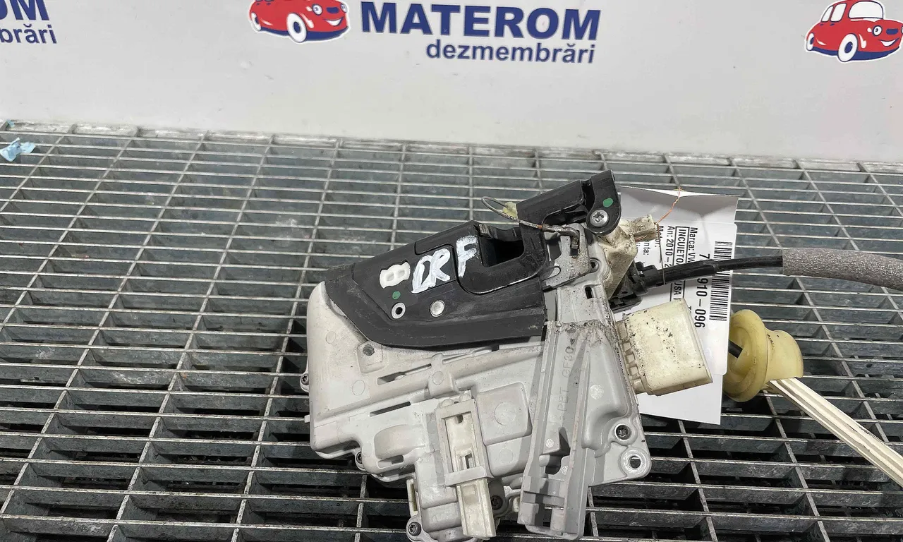 INCUIETOARE USA FATA DREAPTA VOLKSWAGEN TOUAREG 2010-2018