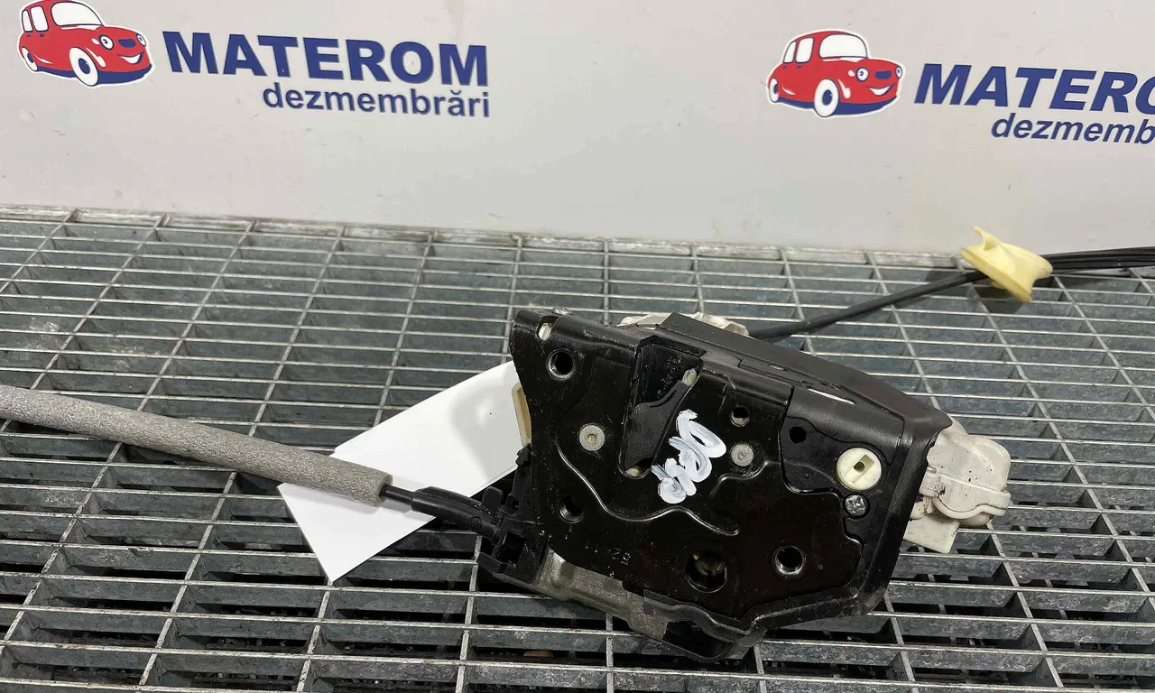 INCUIETOARE USA SPATE DREAPTA VOLKSWAGEN TOUAREG 2010-2018