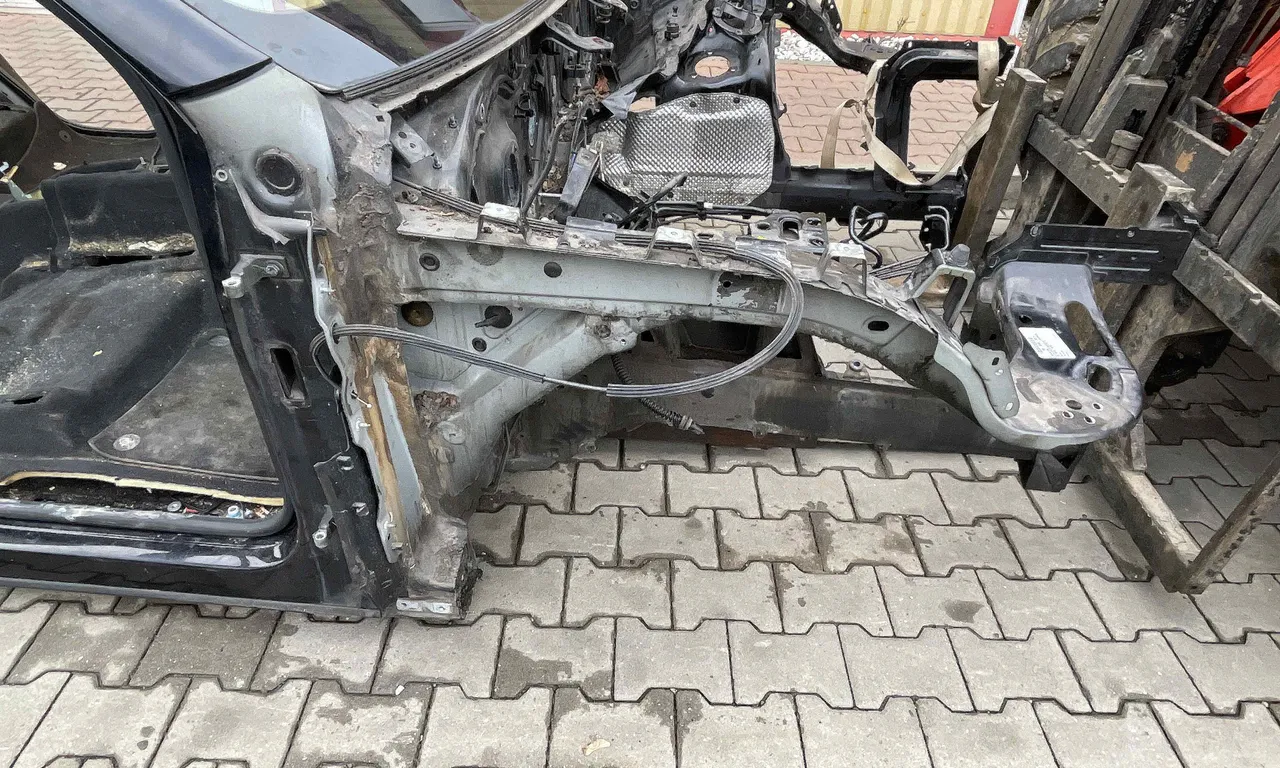LONJERON DREAPTA VOLKSWAGEN TOUAREG 2010-2018