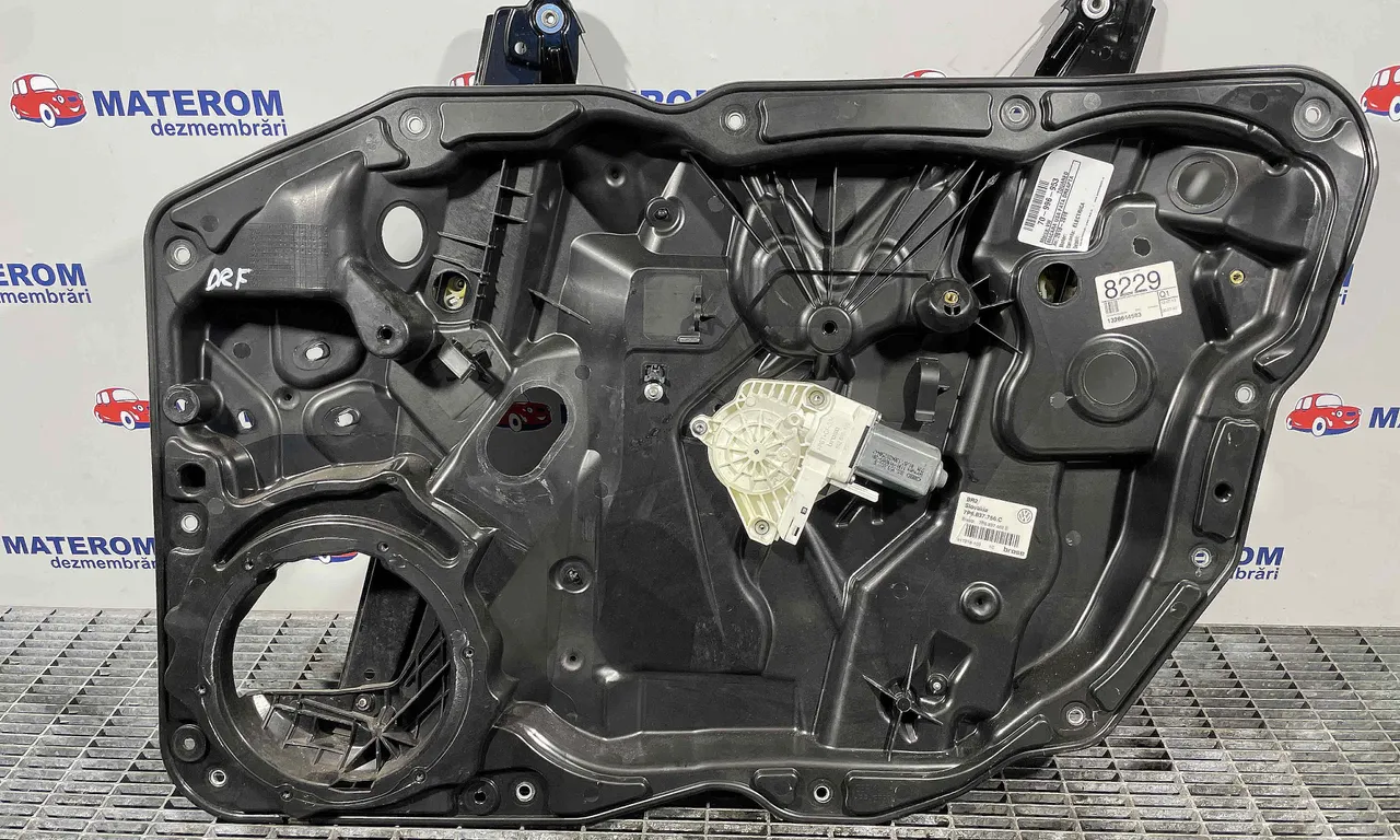 MACARA USA FATA DREAPTA VOLKSWAGEN TOUAREG 2010-2018