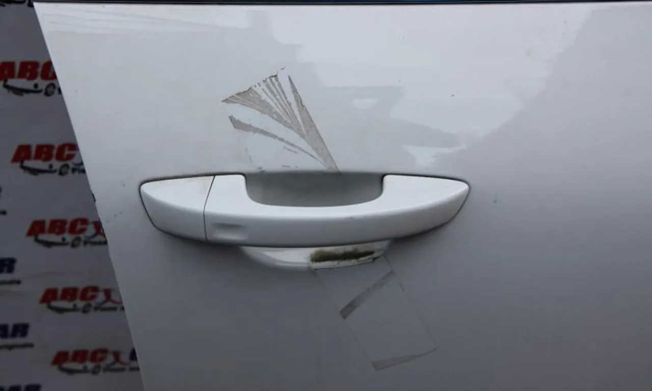 Maner usa dreapta fata VOLKSWAGEN TOUAREG 2010-2018