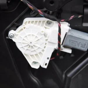 Macara cu motoras usa stanga fata