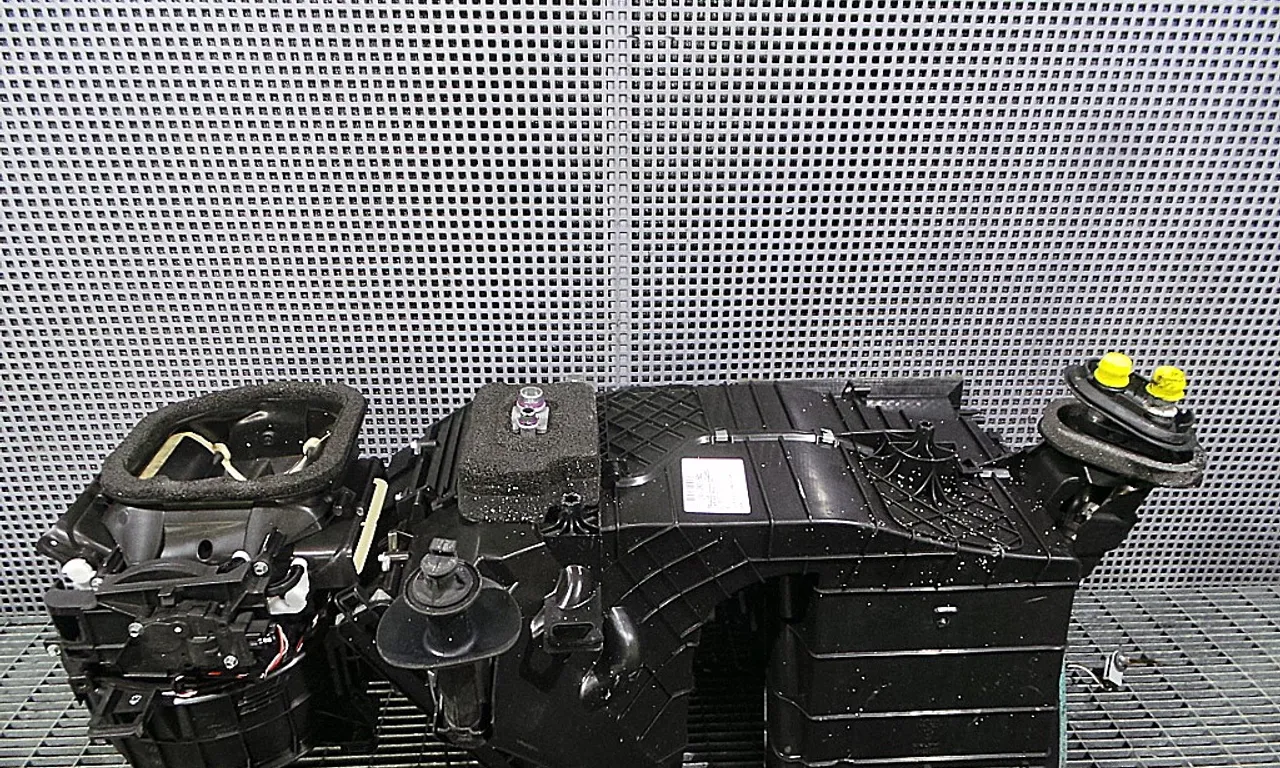 CARCASA INCALZITOR VOLKSWAGEN TOUAREG 2010-2018