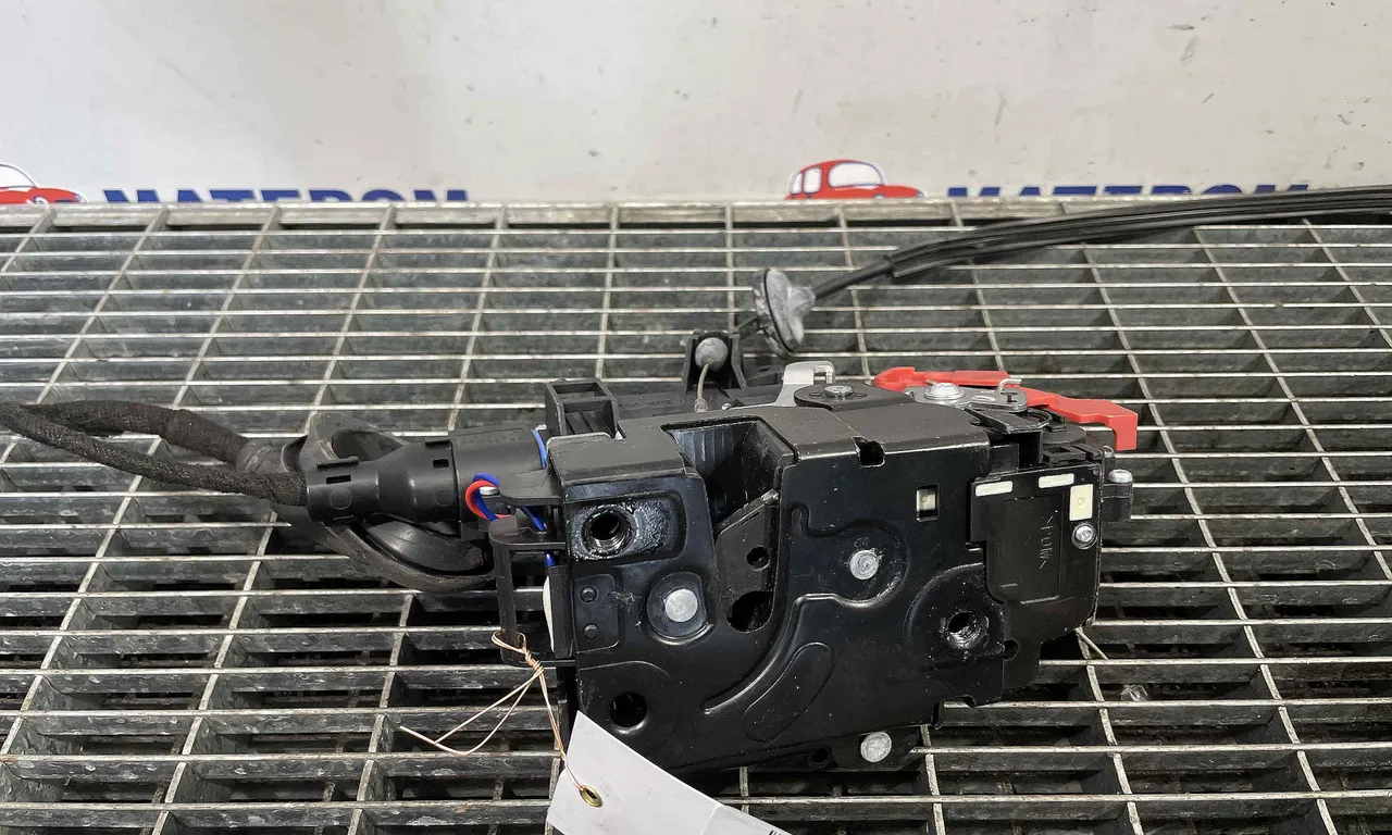 INCUIETOARE USA FATA DREAPTA VOLKSWAGEN TOURAN 2003-2011