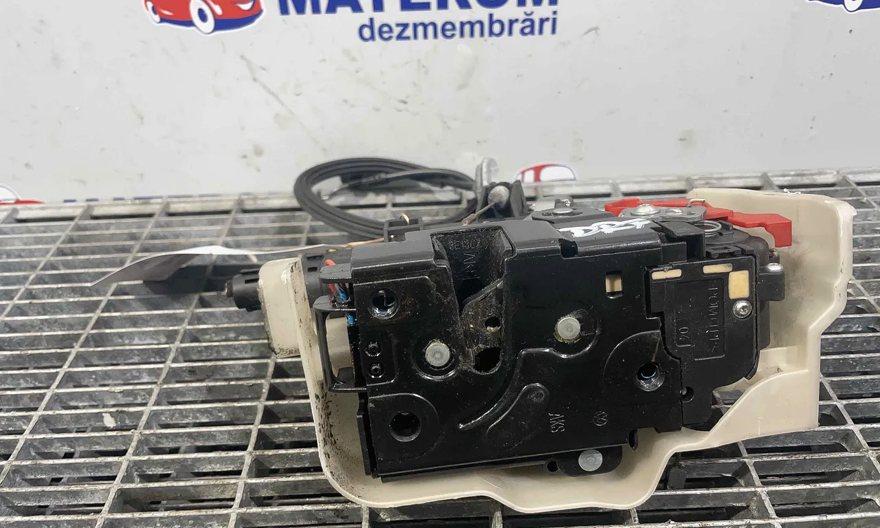 INCUIETOARE USA FATA DREAPTA VOLKSWAGEN TOURAN 2003-2011