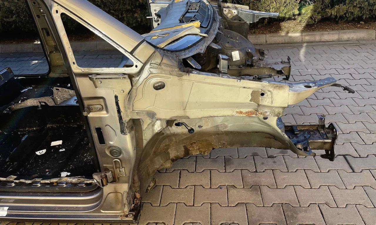LONJERON DREAPTA VOLKSWAGEN TOURAN 2003-2011