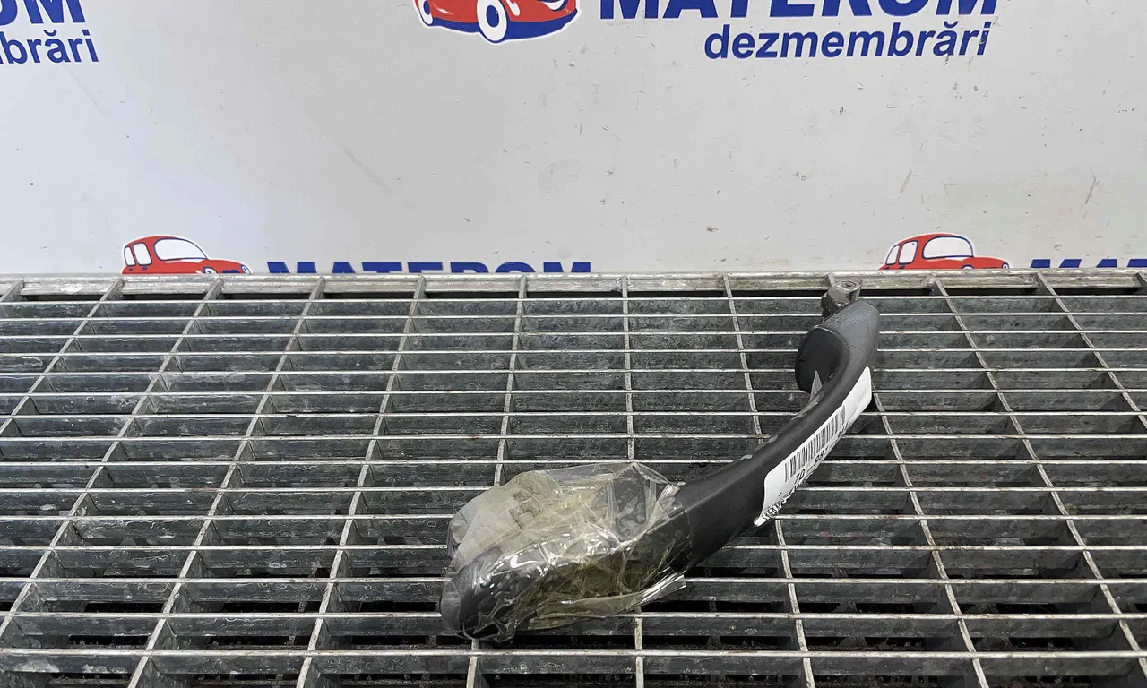 MANER USA FATA DREAPTA VOLKSWAGEN TOURAN 2003-2011