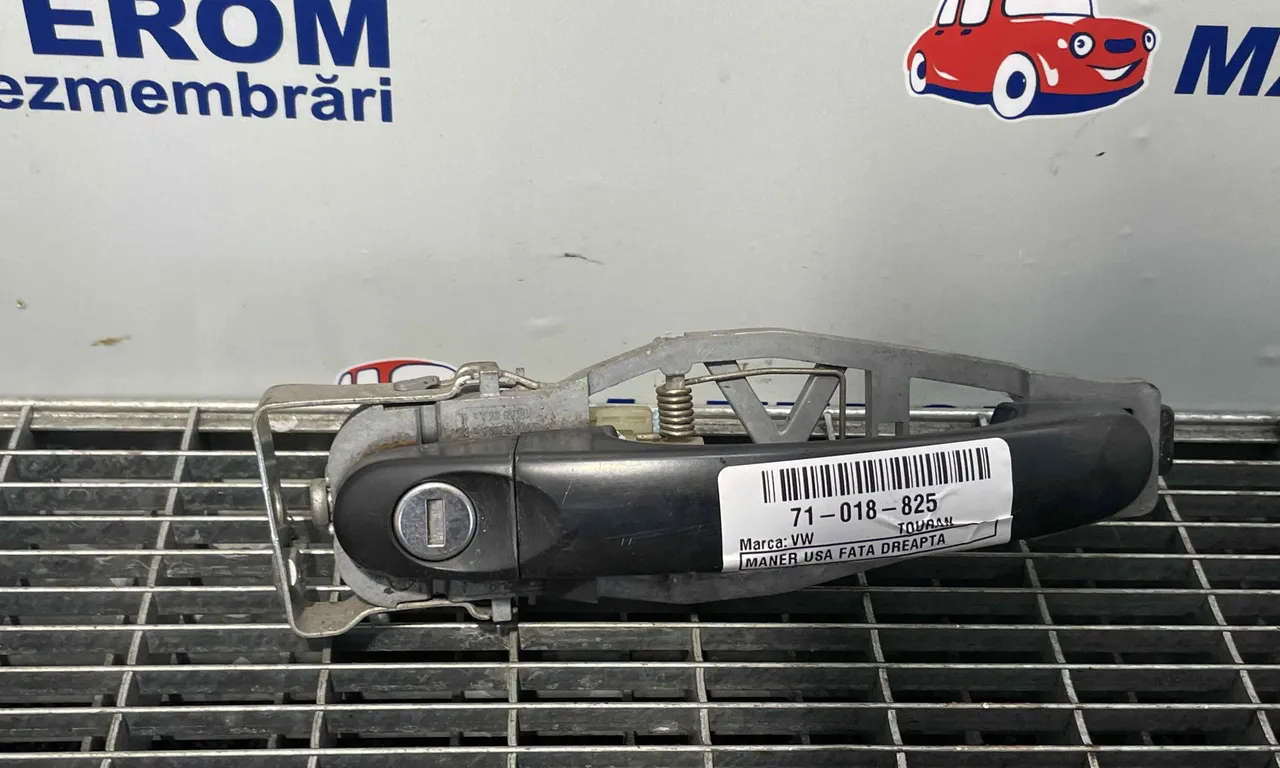 MANER USA FATA DREAPTA VOLKSWAGEN TOURAN 2003-2011
