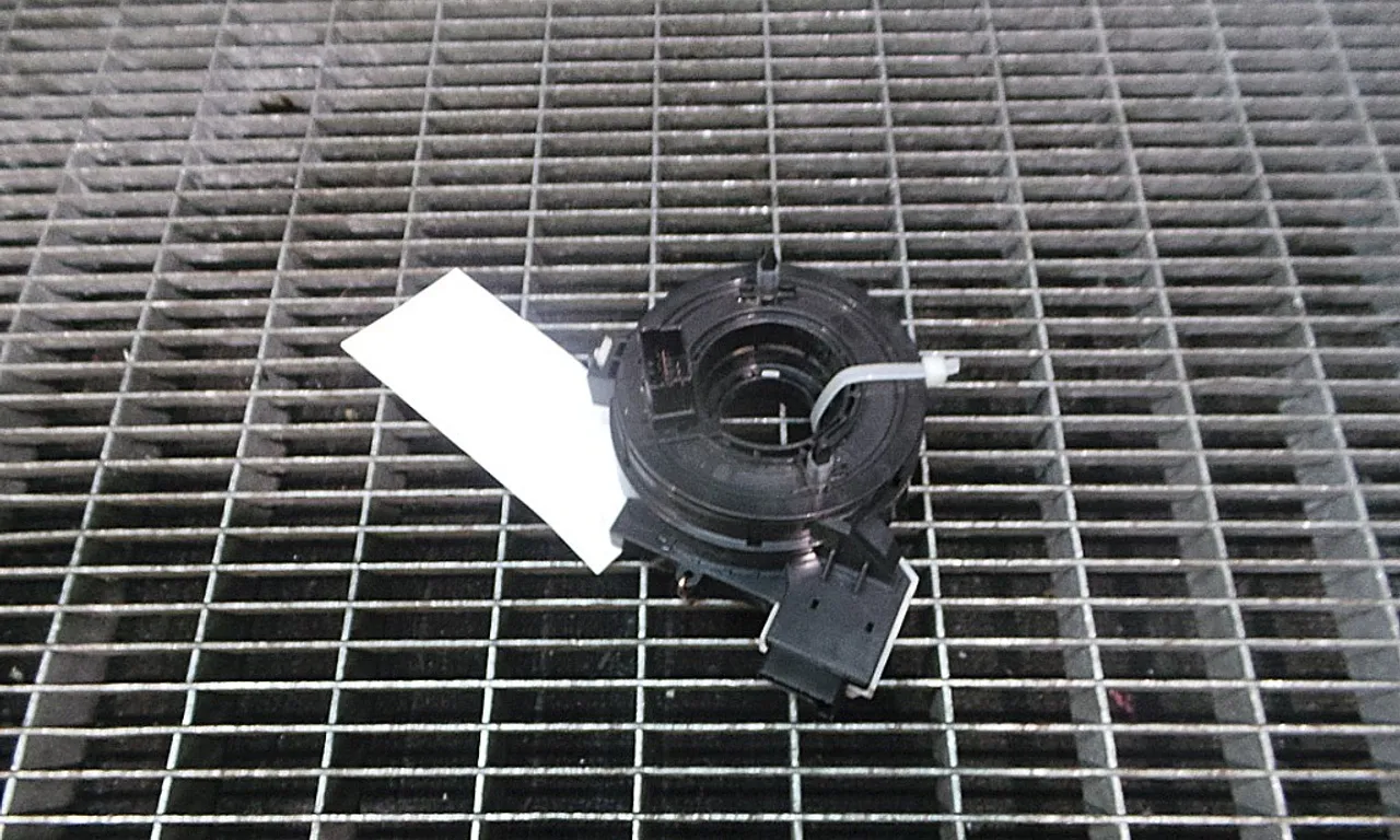 CONTACT MOBIL VOLAN VOLKSWAGEN TOURAN 2003-2011