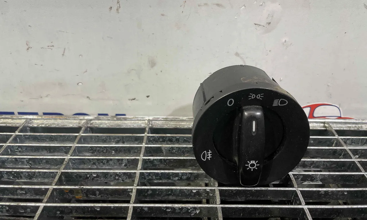 INTRERUPATOR LUMINI VOLKSWAGEN TOURAN 2003-2011