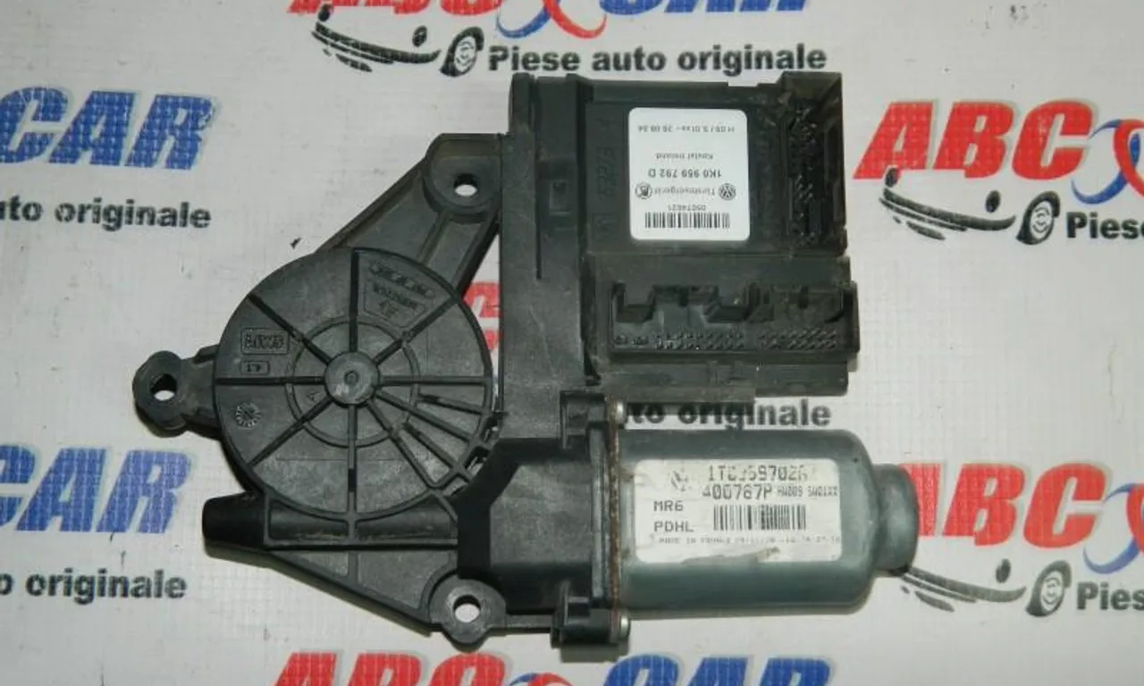 Motoras macara usa dreapta fata VOLKSWAGEN TOURAN 2003-2011