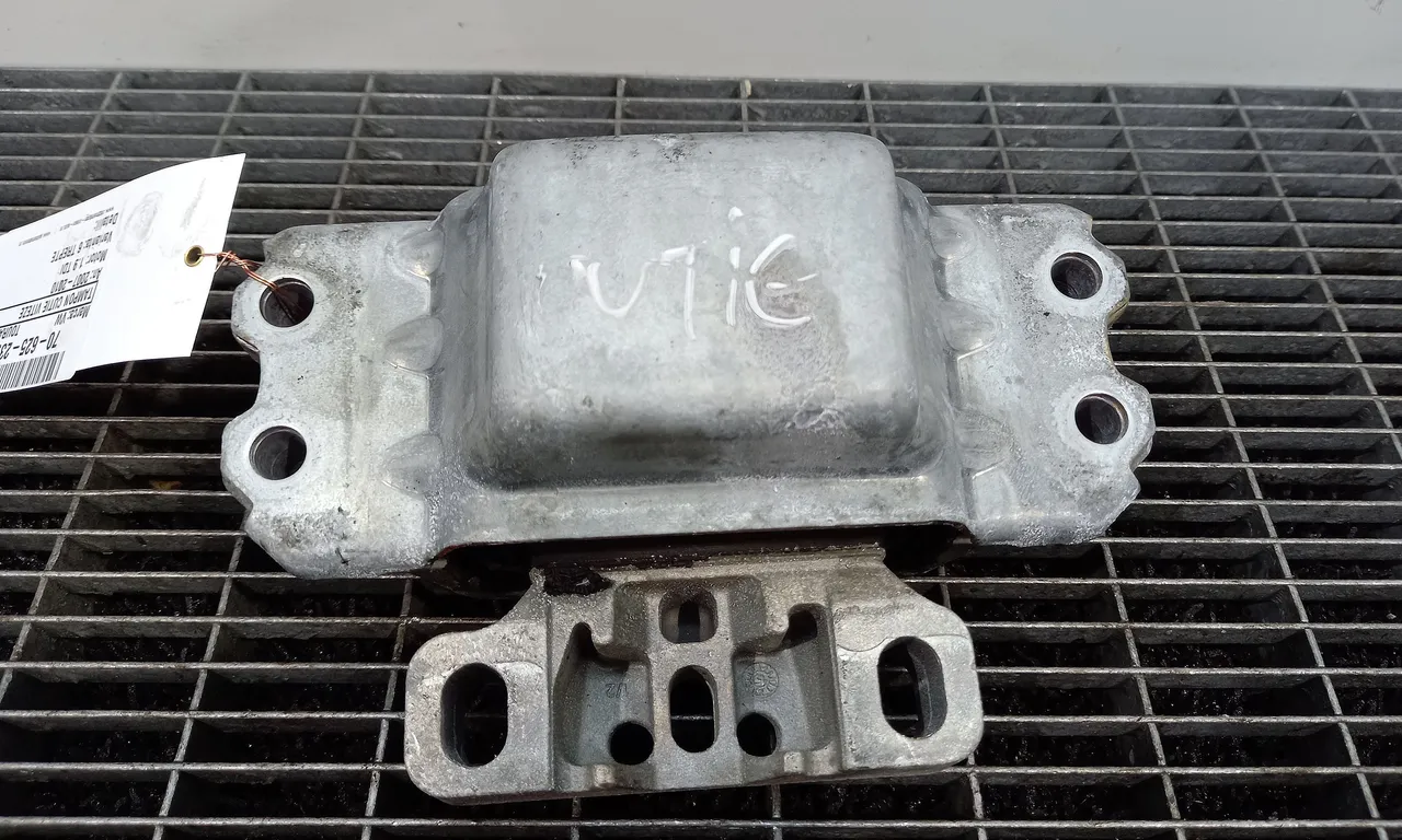 TAMPON CUTIE VITEZE VOLKSWAGEN TOURAN 2003-2011