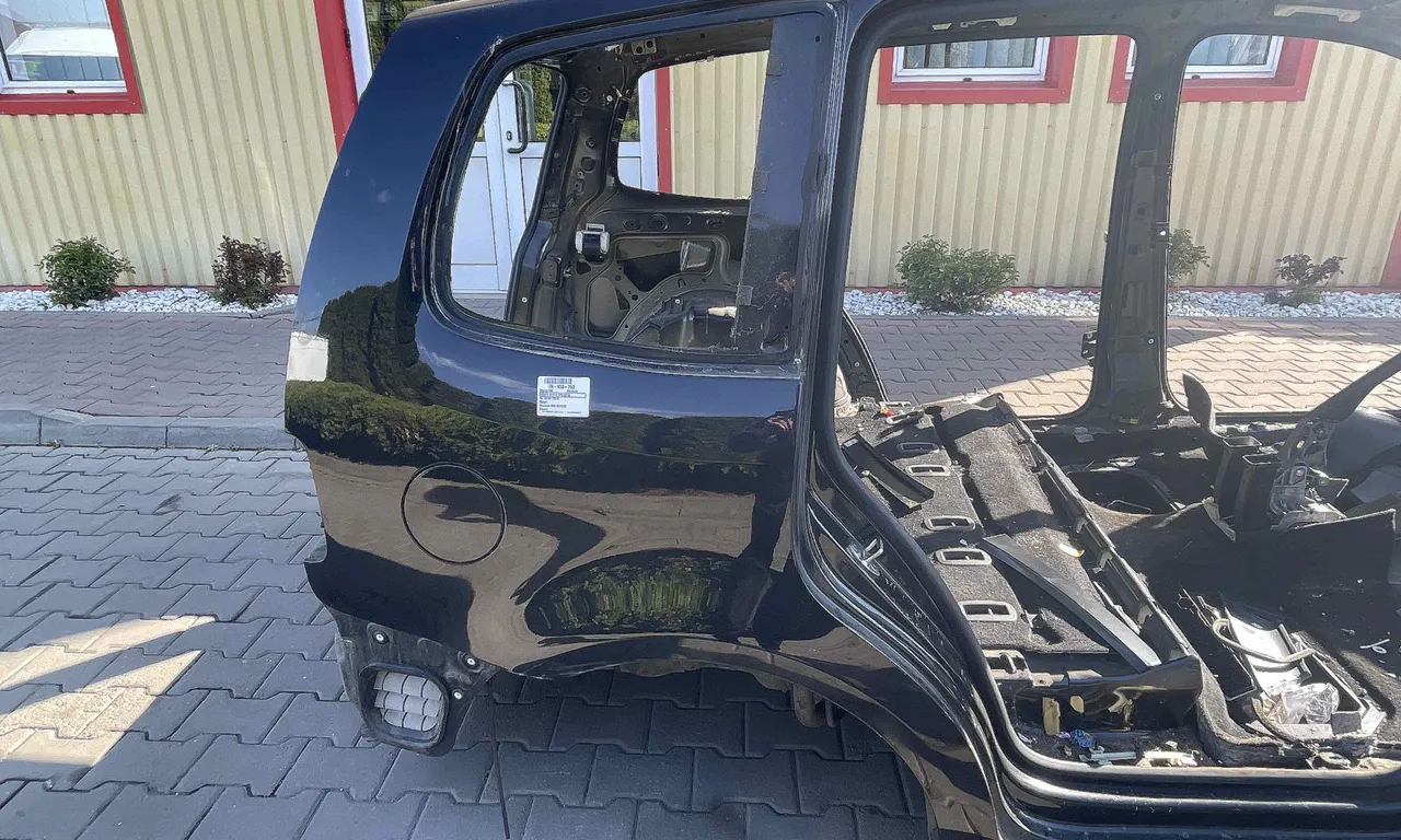 ARIPA SPATE DREAPTA VOLKSWAGEN TOURAN 2010-2016