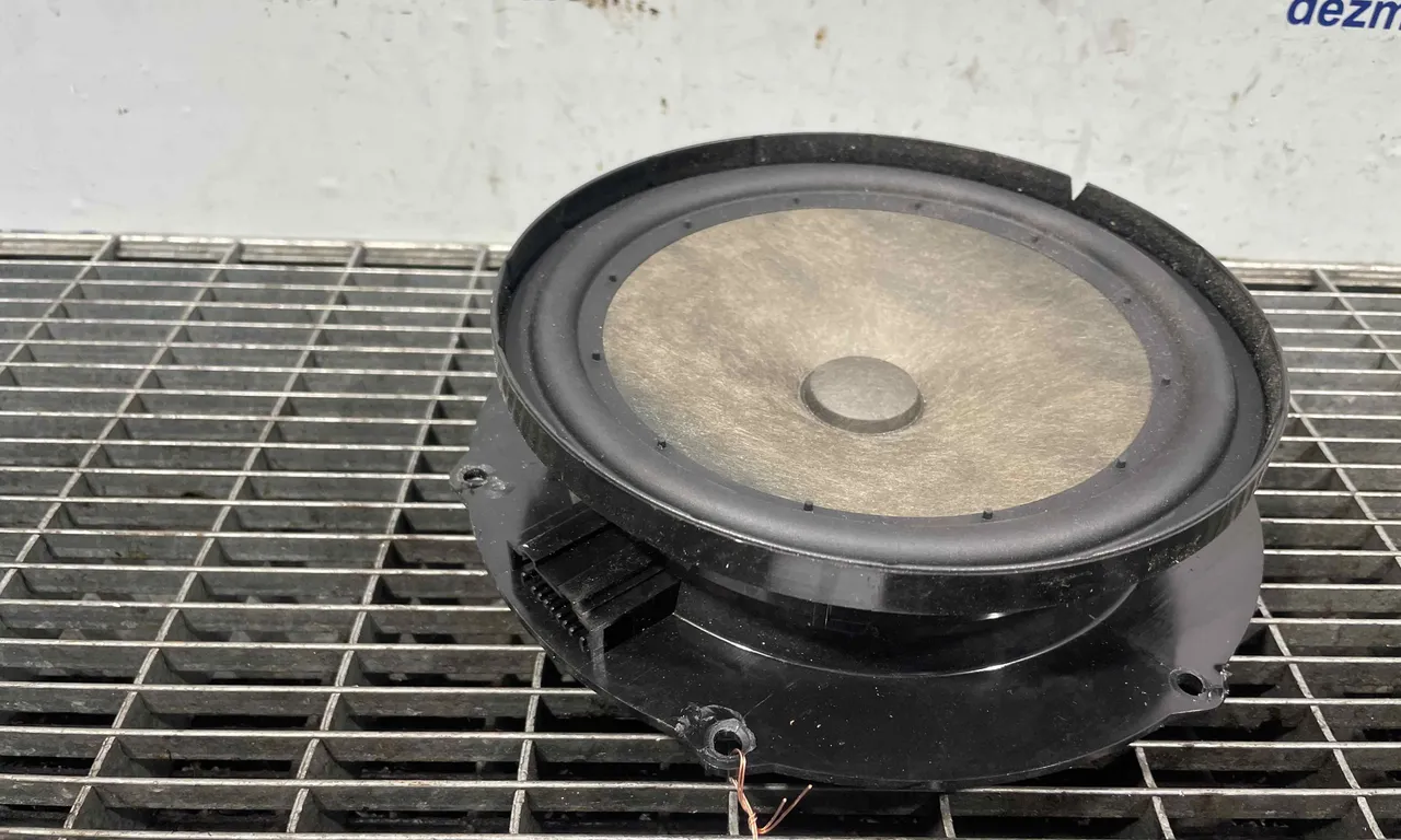 INCUIETOARE USA FATA DREAPTA VOLKSWAGEN TOURAN 2010-2016