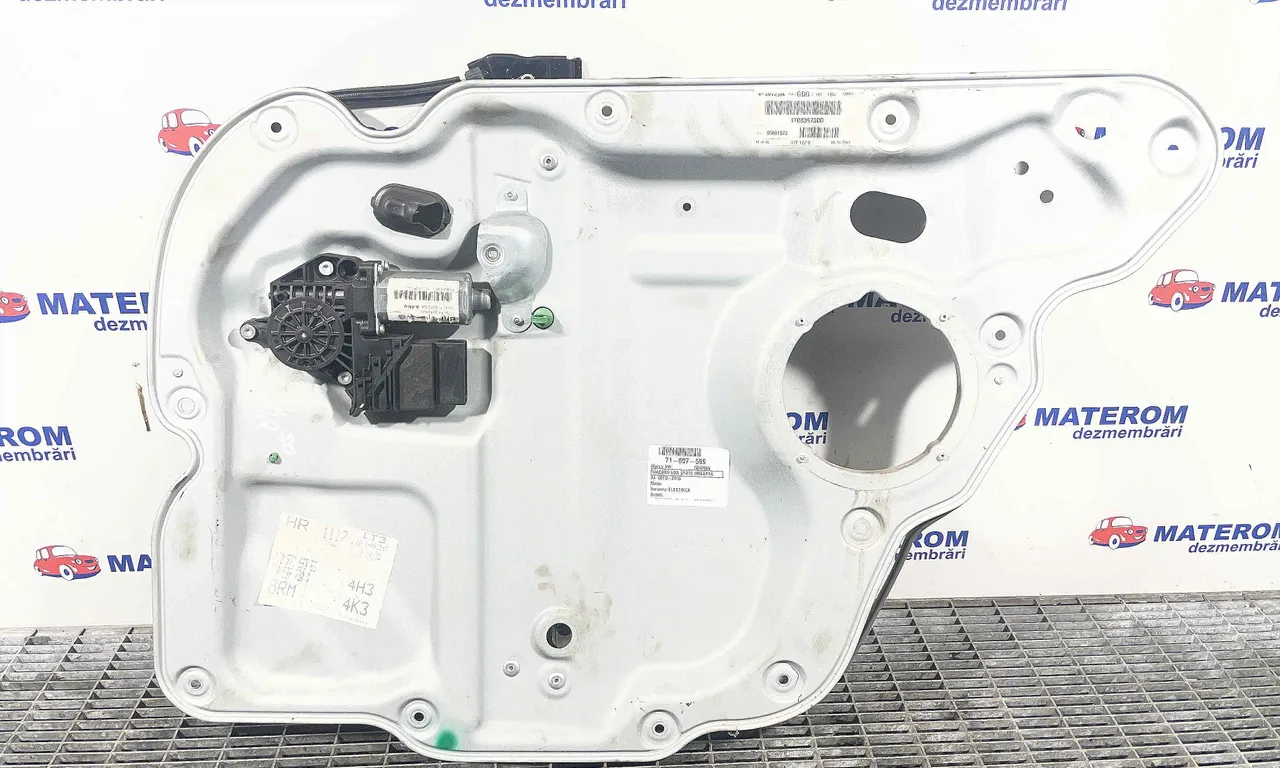 MACARA USA SPATE DREAPTA VOLKSWAGEN TOURAN 2010-2016