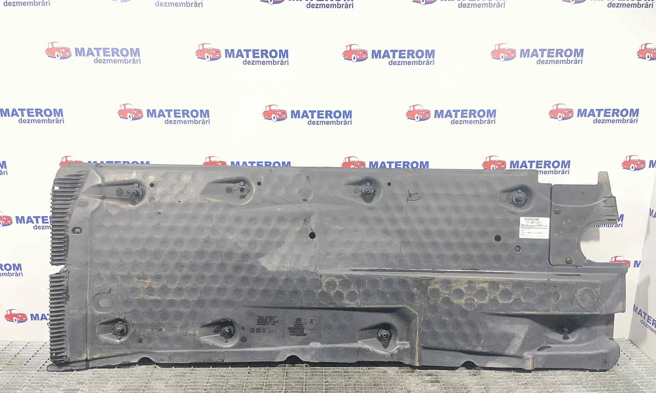 SCUT SUB MASINA VOLKSWAGEN TOURAN 2010-2016