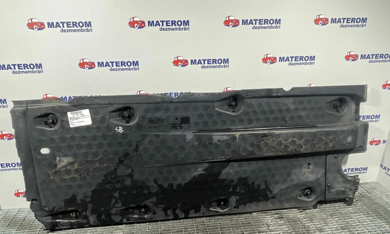 SCUT SUB MASINA VOLKSWAGEN TOURAN 2010-2016