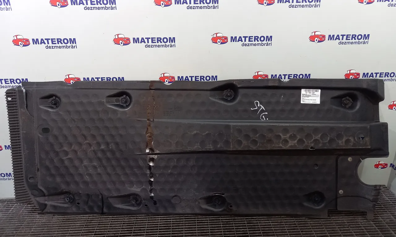 SCUT SUB MASINA VOLKSWAGEN TOURAN 2010-2016