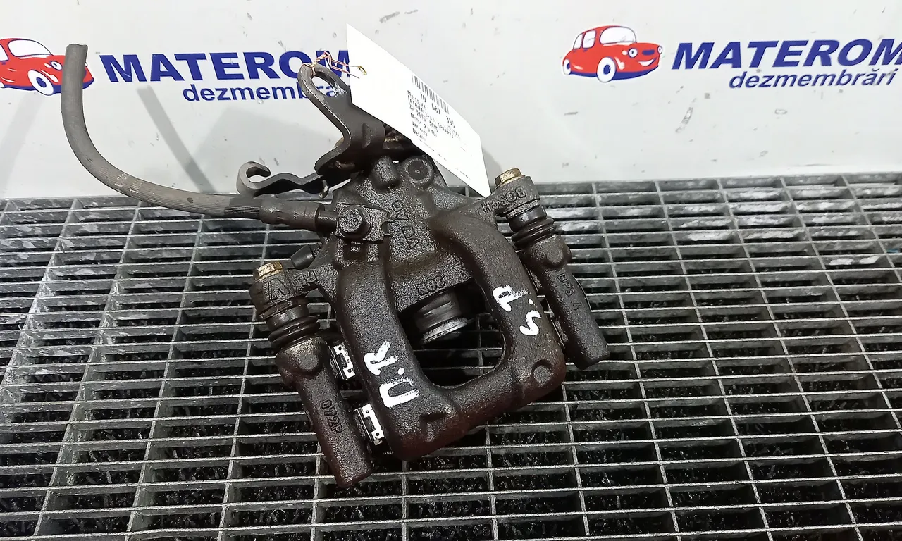 ETRIER SPATE DREAPTA VOLKSWAGEN TOURAN 2010-2016