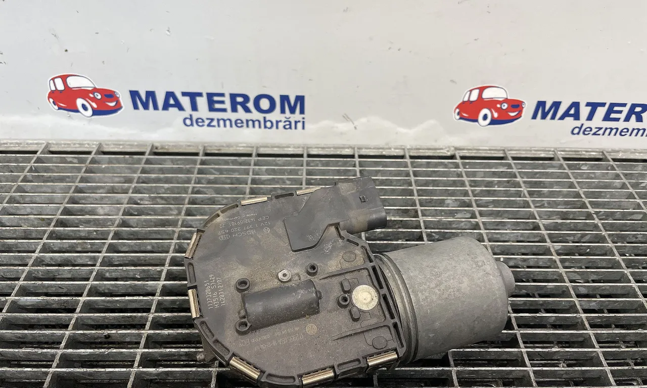 MOTORAS STERGATOR PARBRIZ VOLKSWAGEN TOURAN 2010-2016