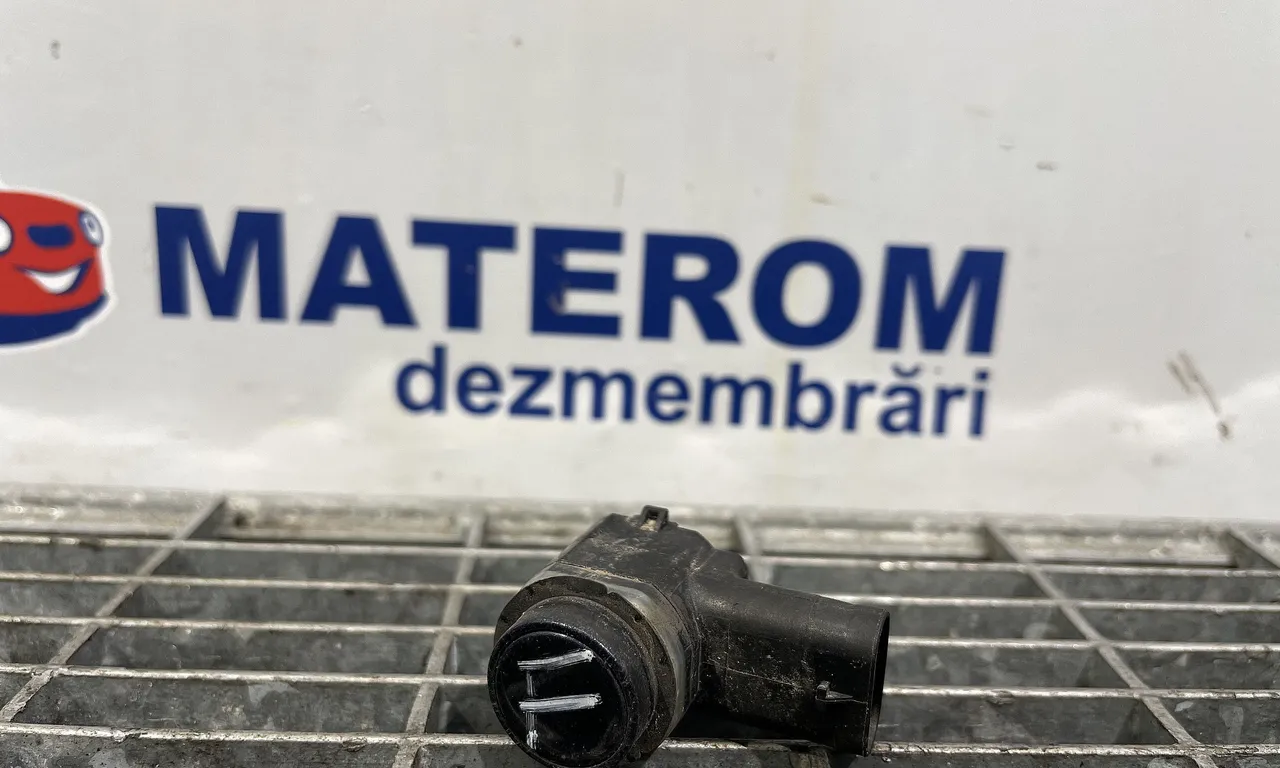 SENZOR PARCARE FATA VOLKSWAGEN TOURAN 2010-2016