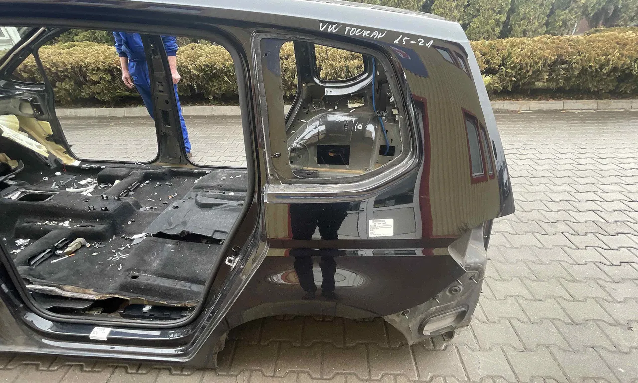 ARIPA SPATE STANGA VOLKSWAGEN TOURAN 2015-2021