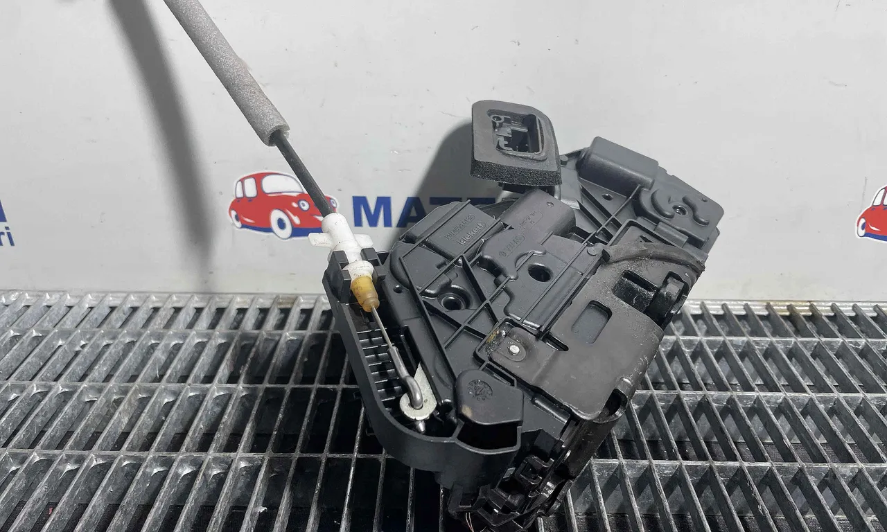 INCUIETOARE USA SPATE DREAPTA VOLKSWAGEN TOURAN 2015-2021
