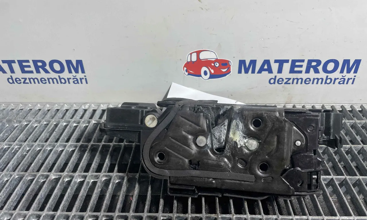 INCUIETOARE USA SPATE STANGA VOLKSWAGEN TOURAN 2015-2021